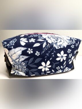 Rebekah Scott Designs Kinley Cube | Nightingale Floral | Raspberry Zip